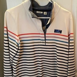 🌲 LL Bean pullover. Excellent Condition, only worn a handful of times.